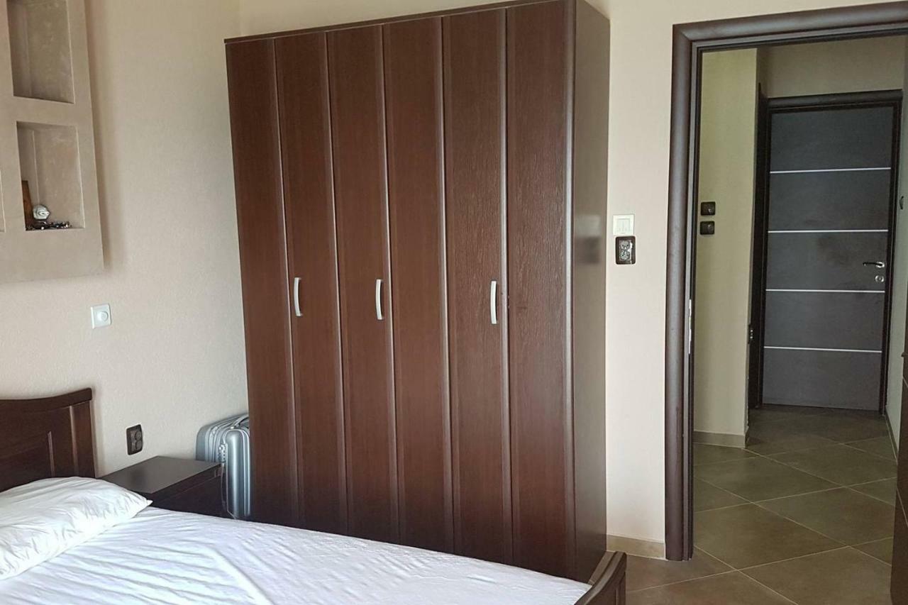 Luxury Apartment On The First Line ! Nea Kallikrateia Экстерьер фото